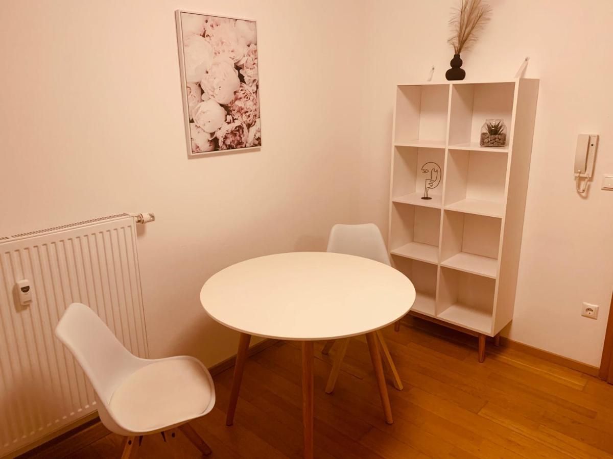 Felix Living 4, Modern & Cozy 2 Zimmer Wohnung, Balkon, Parkplatz Salzweg Exterior photo